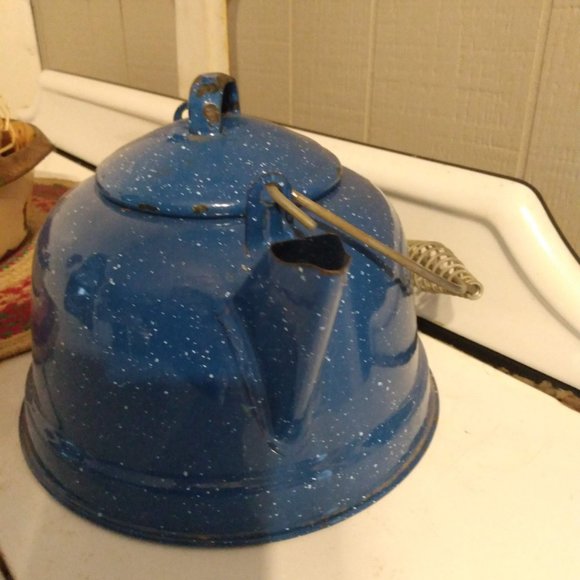Rustic Blue & White Speckled Enamelware Graniteware Tea Pot Kettle - Picture 10 of 11